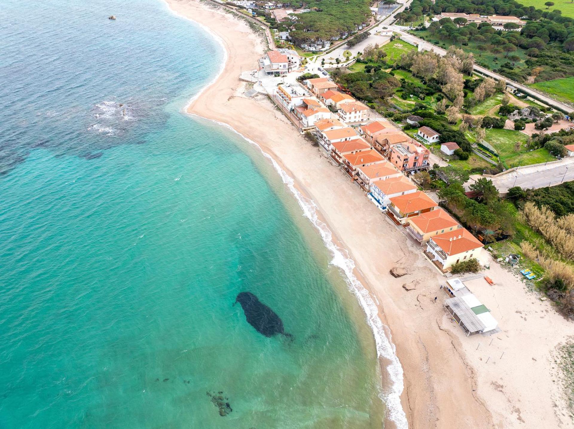 Residence Pierre & Vacances Vignola Mare Exterior photo